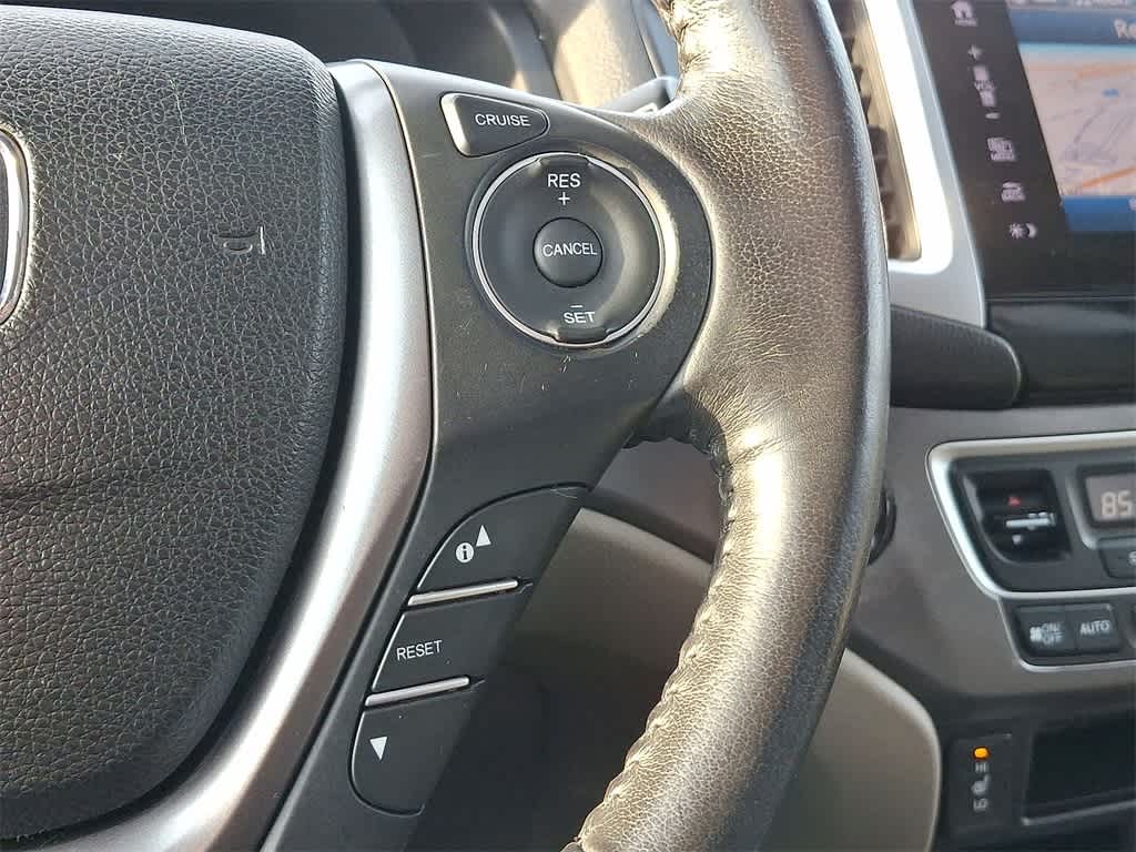 Thumbnail: 2018 Honda Pilot - 17