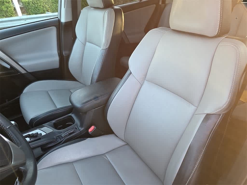 Thumbnail: 2016 Toyota RAV4 - 16