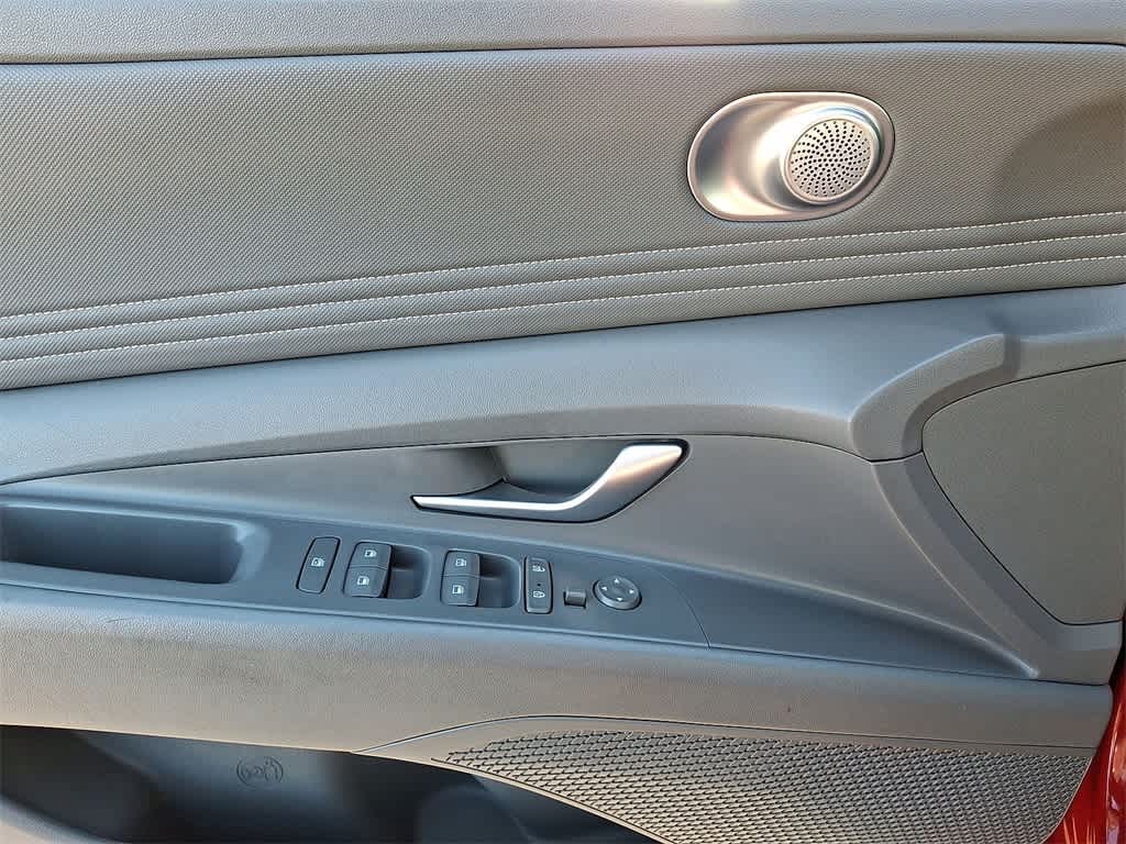 Thumbnail: 2023 Hyundai Elantra - 10