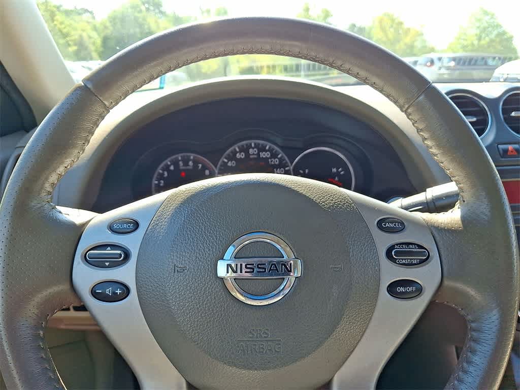 Thumbnail: 2011 Nissan Altima - 16