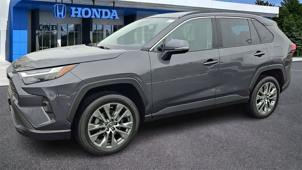 Thumbnail: 2022 Toyota RAV4 - 3