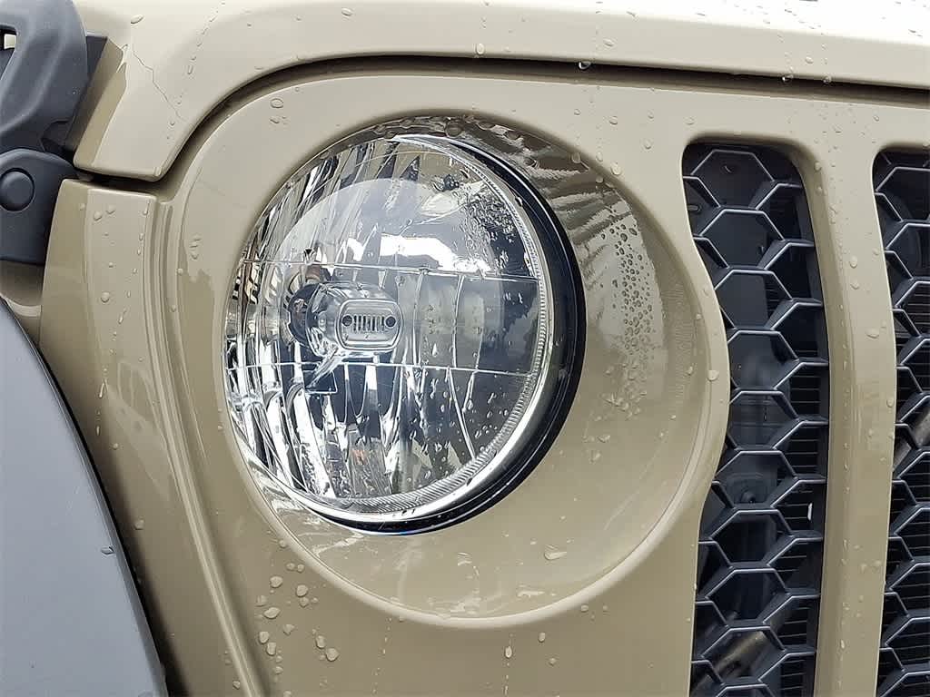 Thumbnail: 2020 Jeep Gladiator - 19