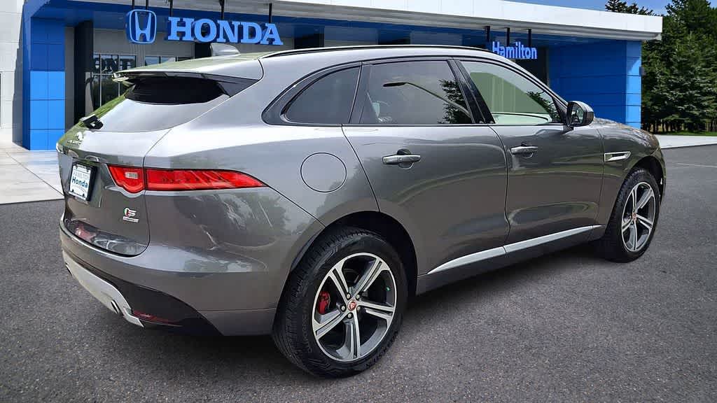 Thumbnail: 2019 Jaguar F-Pace - 8