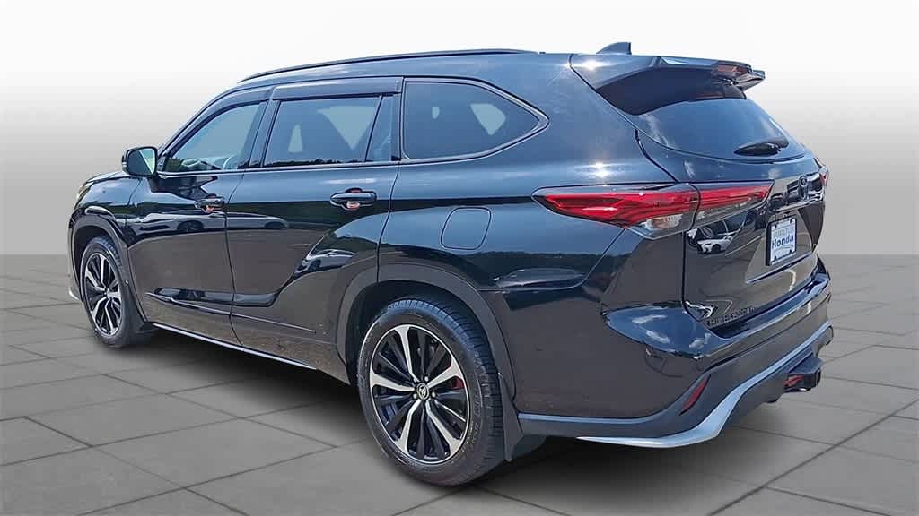 Thumbnail: 2021 Toyota Highlander - 6