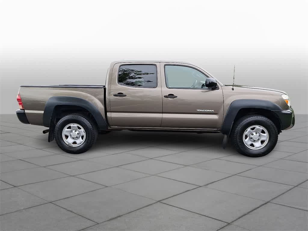 Thumbnail: 2012 Toyota Tacoma - 16