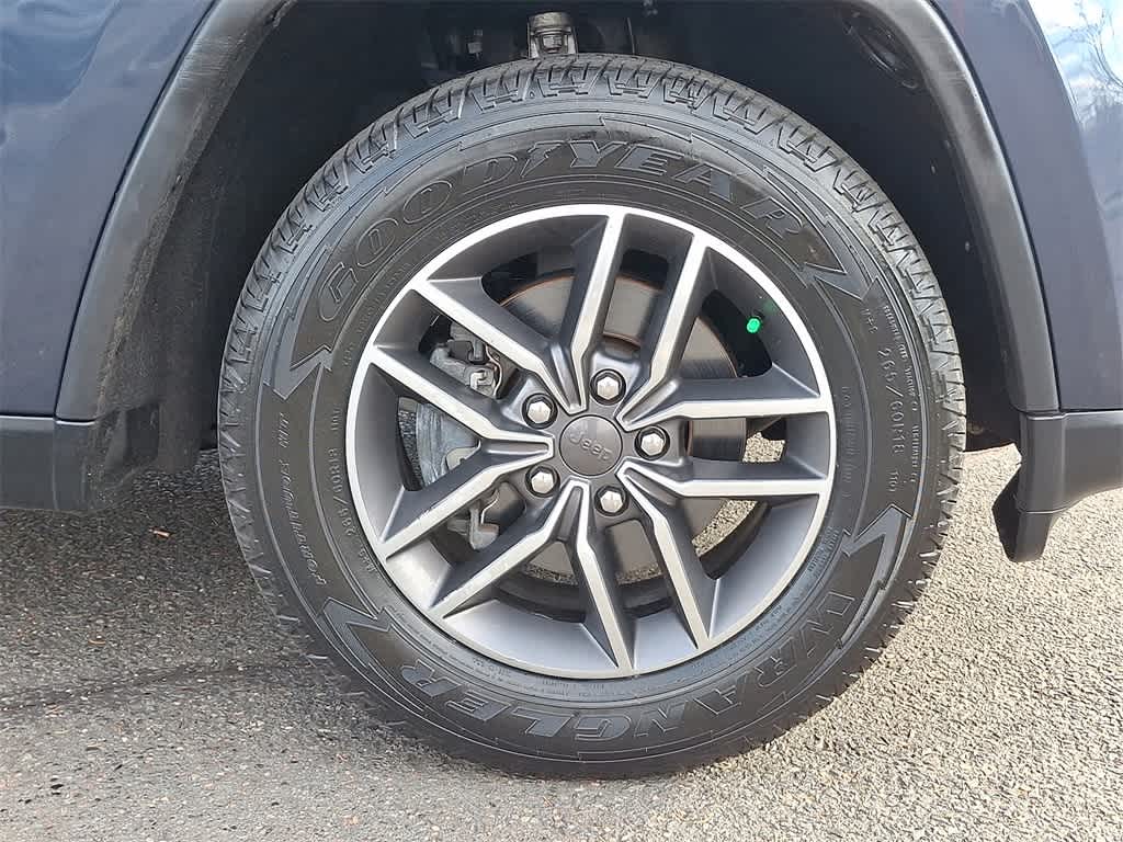 Thumbnail: 2020 Jeep Grand Cherokee - 18