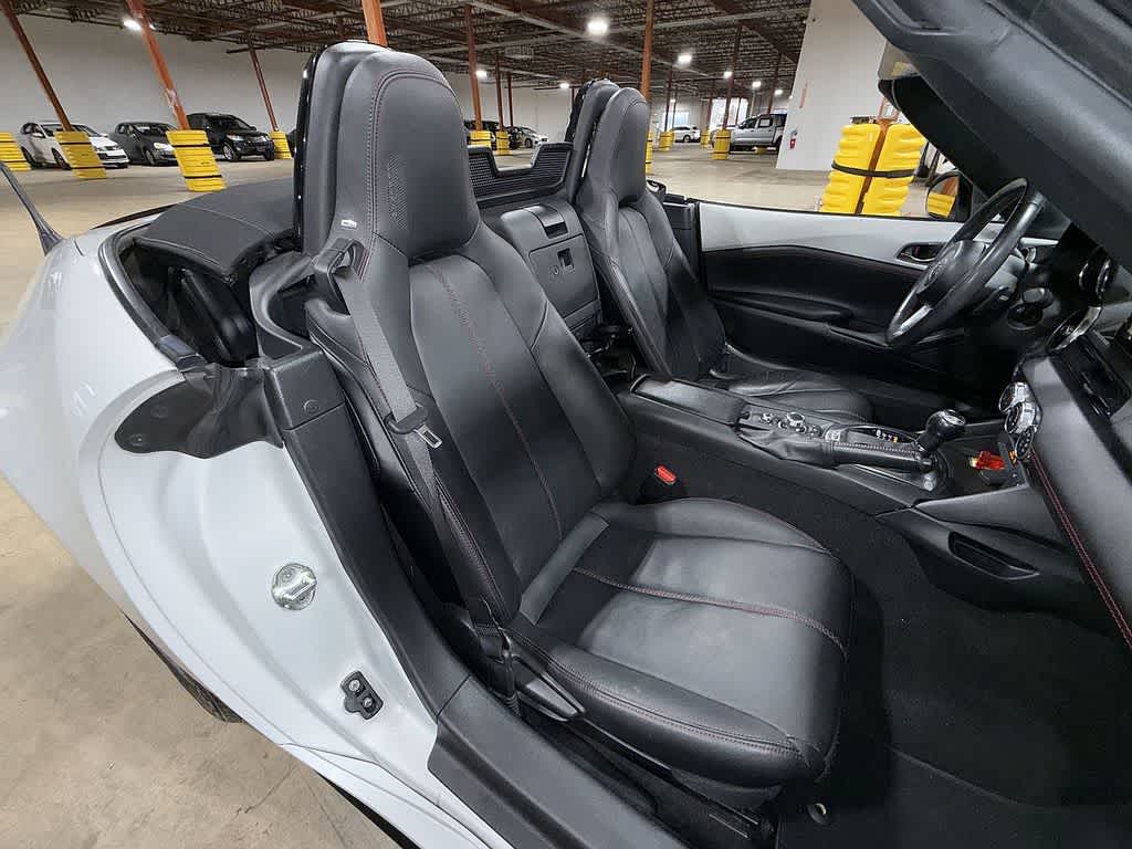 Thumbnail: 2017 Mazda MX-5 Miata - 15