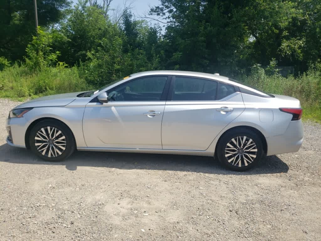 Thumbnail: 2023 Nissan Altima - 8