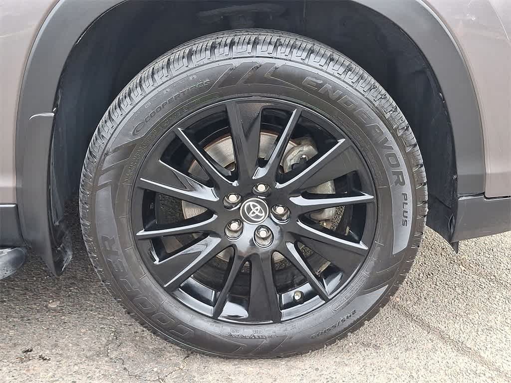 Thumbnail: 2019 Toyota Highlander - 25