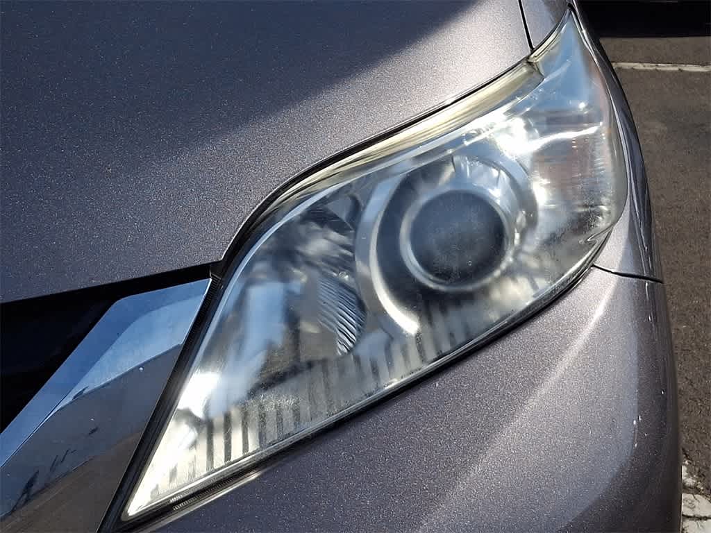 Thumbnail: 2011 Toyota Sienna - 17