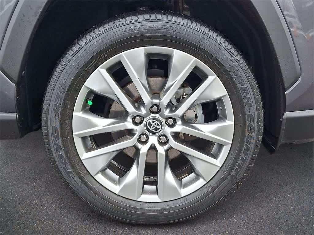 Thumbnail: 2022 Toyota RAV4 - 22