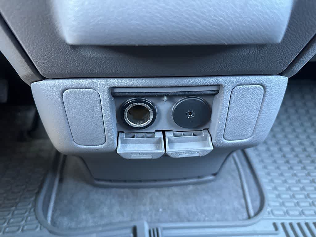 Thumbnail: 2010 Honda Odyssey - 19