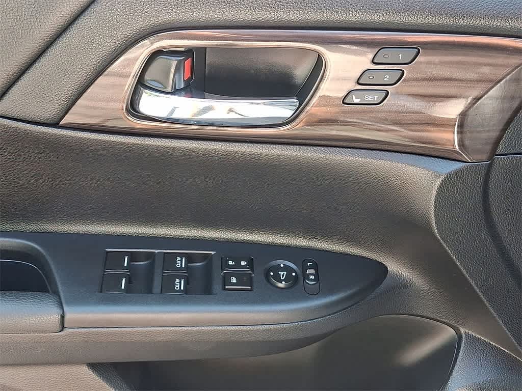Thumbnail: 2017 Honda Accord - 10