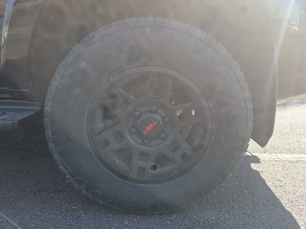 Thumbnail: 2016 Toyota 4Runner - 9