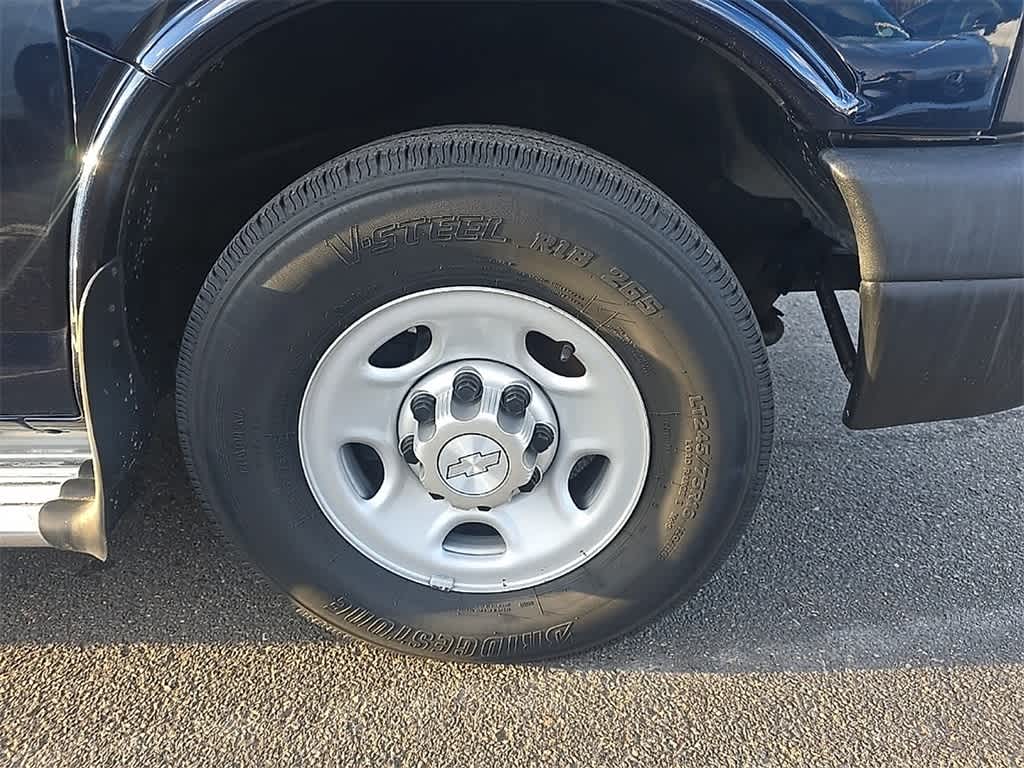 Thumbnail: 2014 Chevrolet Express - 9