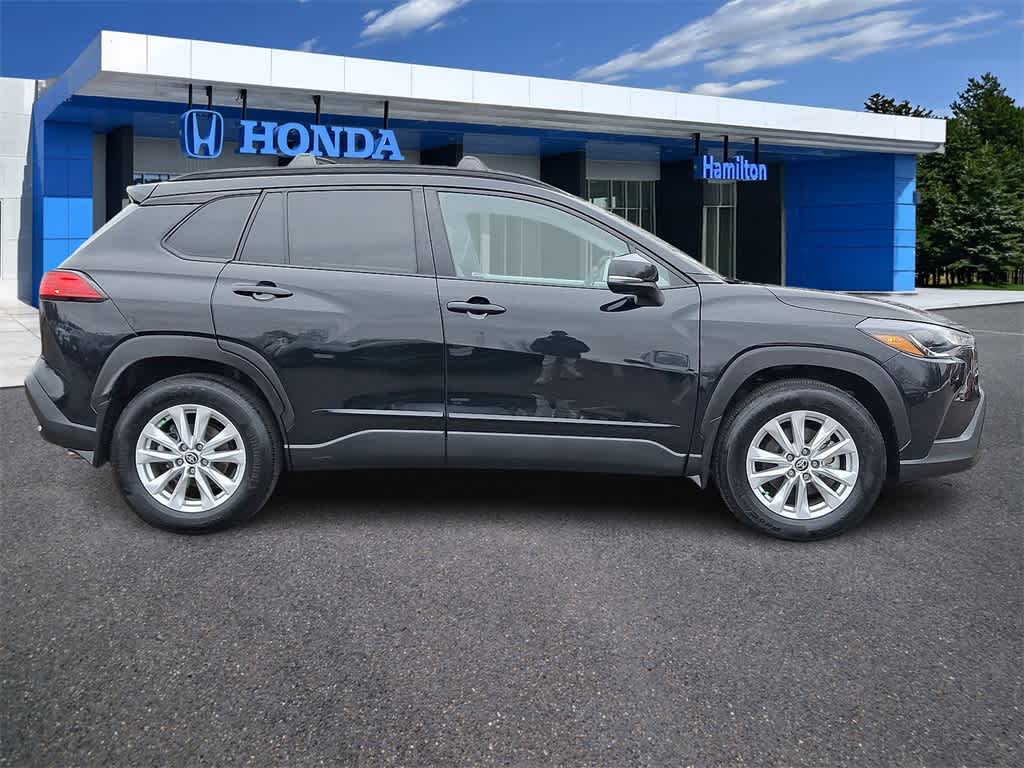 Thumbnail: 2022 Toyota Corolla Cross - 25