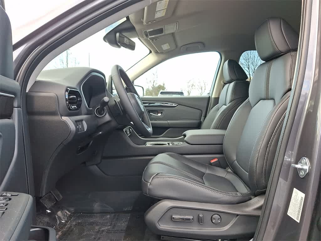 Thumbnail: 2025 Honda Pilot - 9