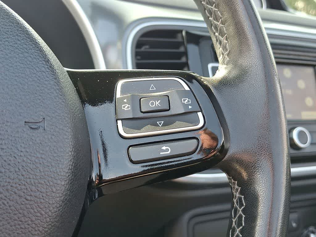 Thumbnail: 2014 Volkswagen Beetle - 18