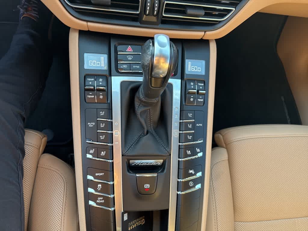 Thumbnail: 2021 Porsche Macan - 15