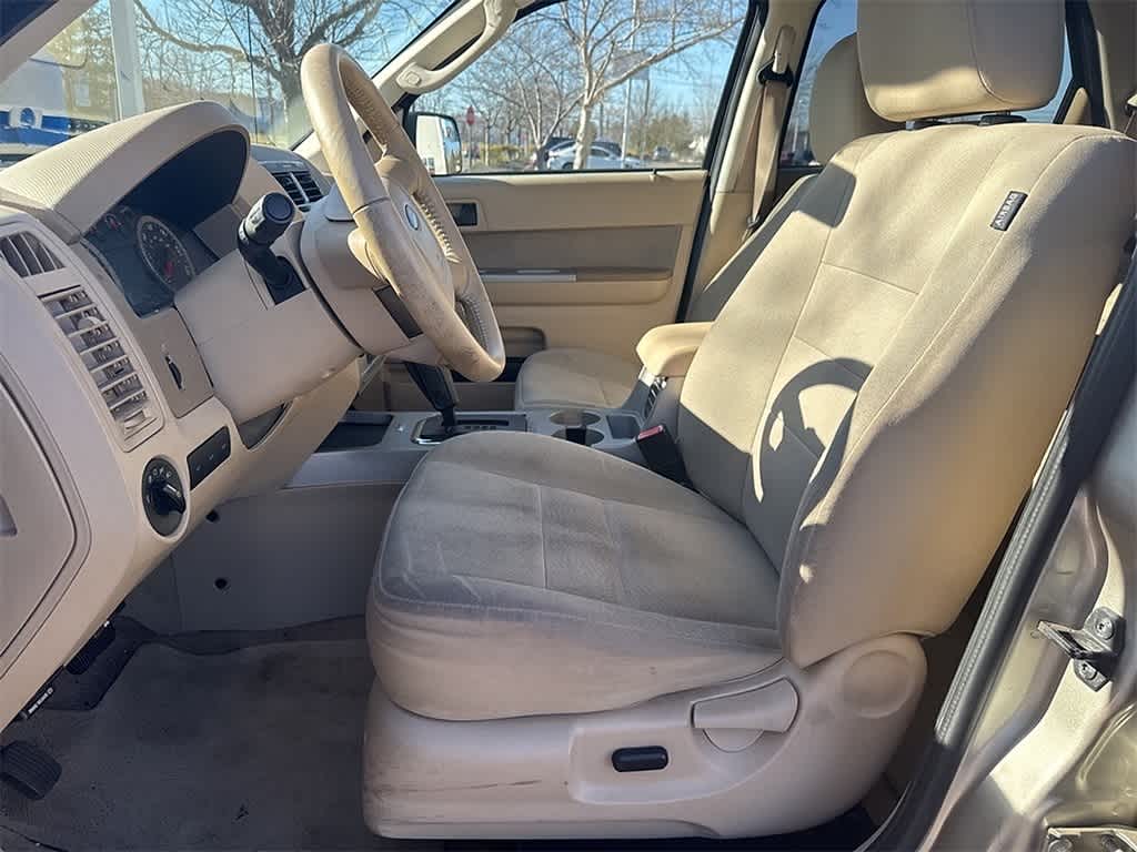 Thumbnail: 2010 Ford Escape - 11