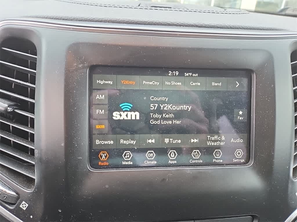 Thumbnail: 2019 Jeep Cherokee - 16