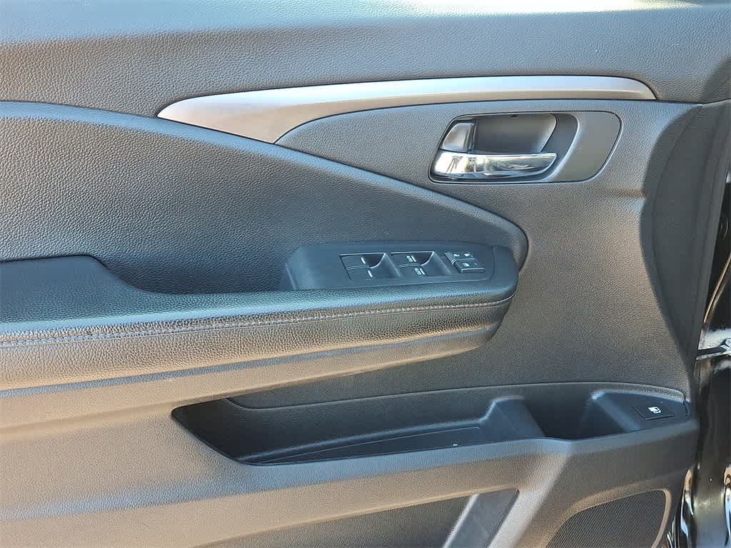 Thumbnail: 2020 Honda Ridgeline - 2