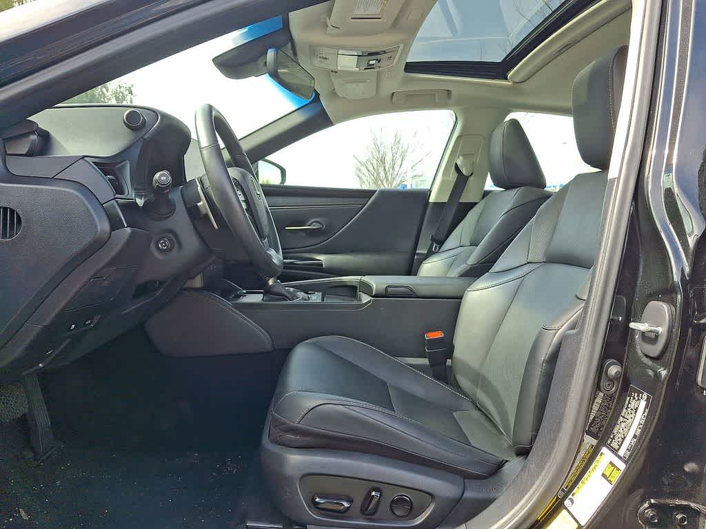 Thumbnail: 2023 Lexus ES - 11