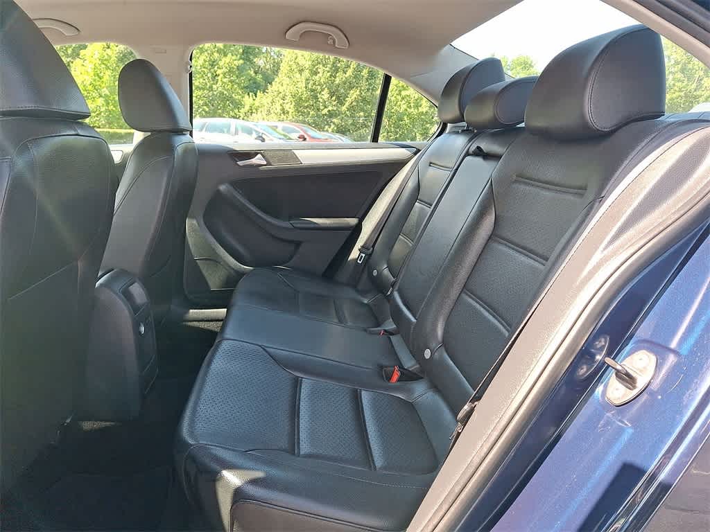 Thumbnail: 2014 Volkswagen Jetta - 18