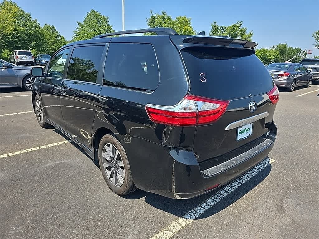 Thumbnail: 2018 Toyota Sienna - 6