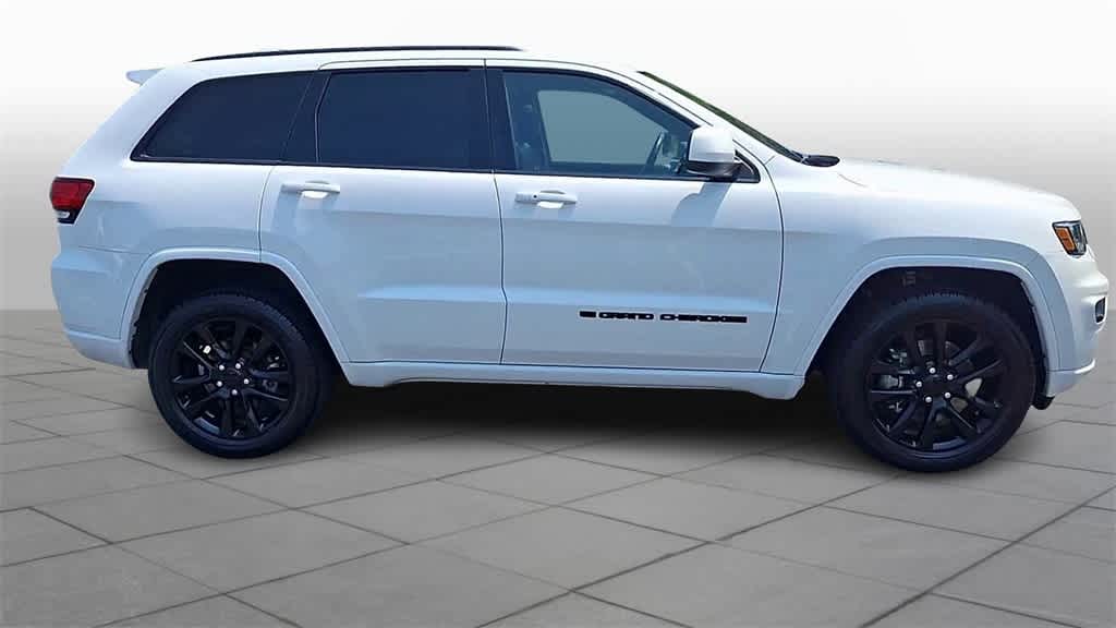 Thumbnail: 2022 Jeep Grand Cherokee - 9