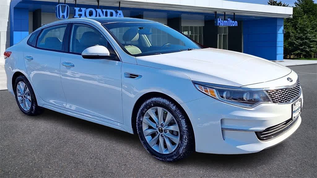 Thumbnail: 2017 Kia Optima - 2