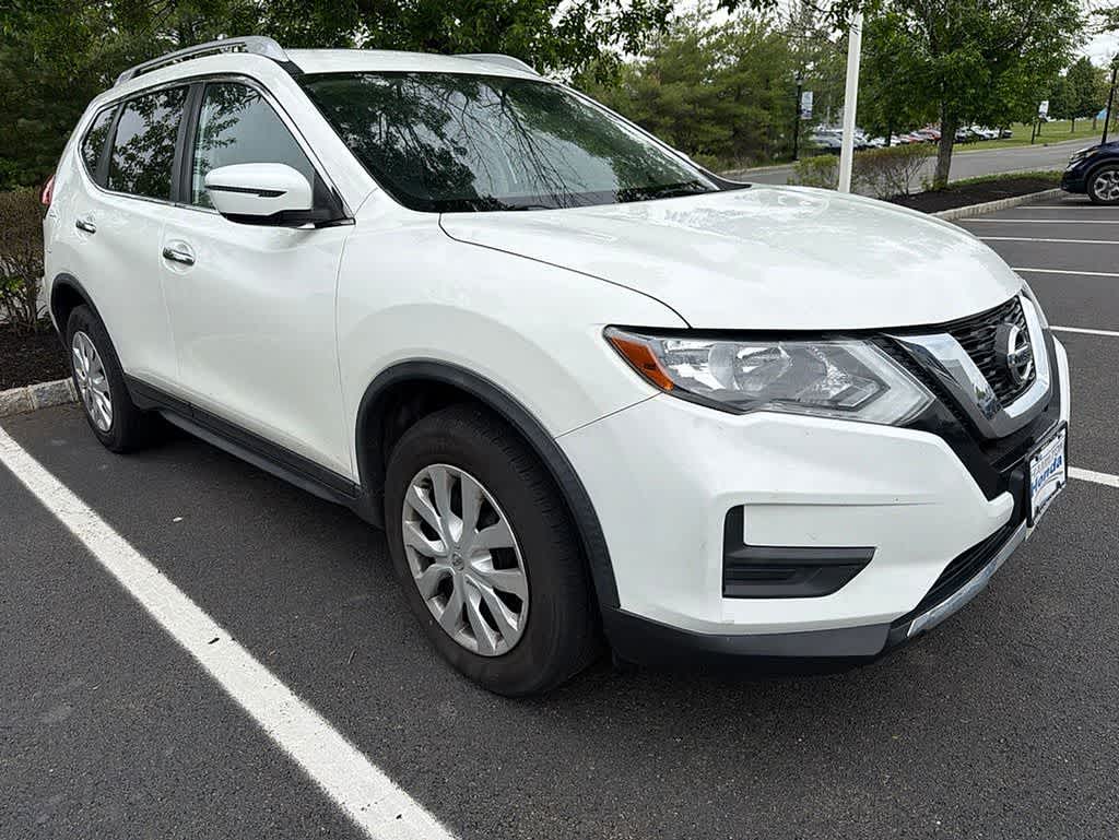 Thumbnail: 2017 Nissan Rogue - 3