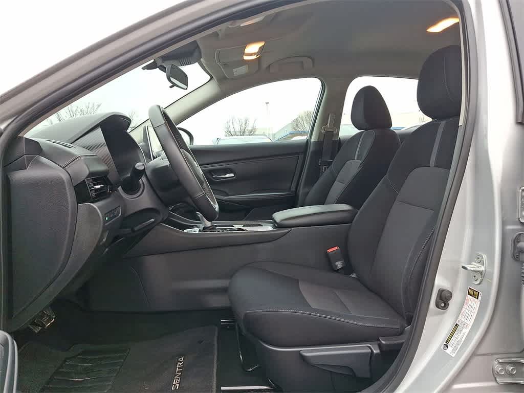 Thumbnail: 2022 Nissan Sentra - 11