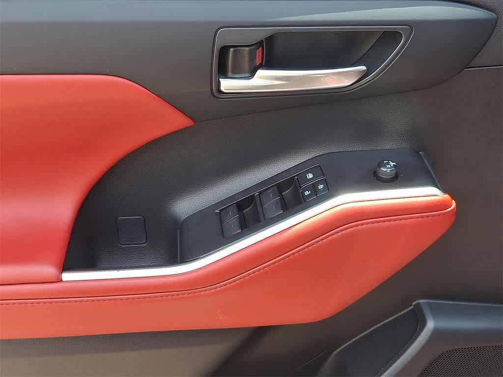 Thumbnail: 2021 Toyota Highlander - 10