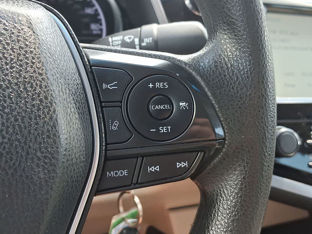 Thumbnail: 2018 Toyota Camry - 18