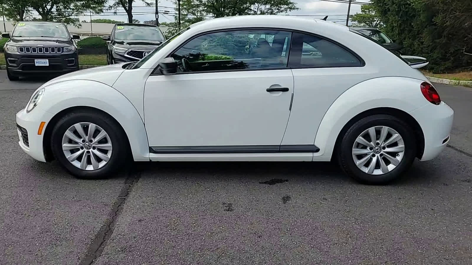 2017 Volkswagen Beetle S 5