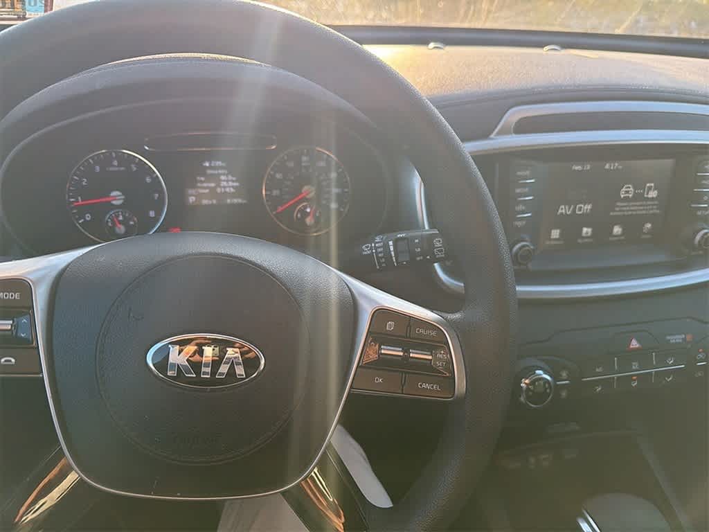 Thumbnail: 2019 Kia Sorento - 9