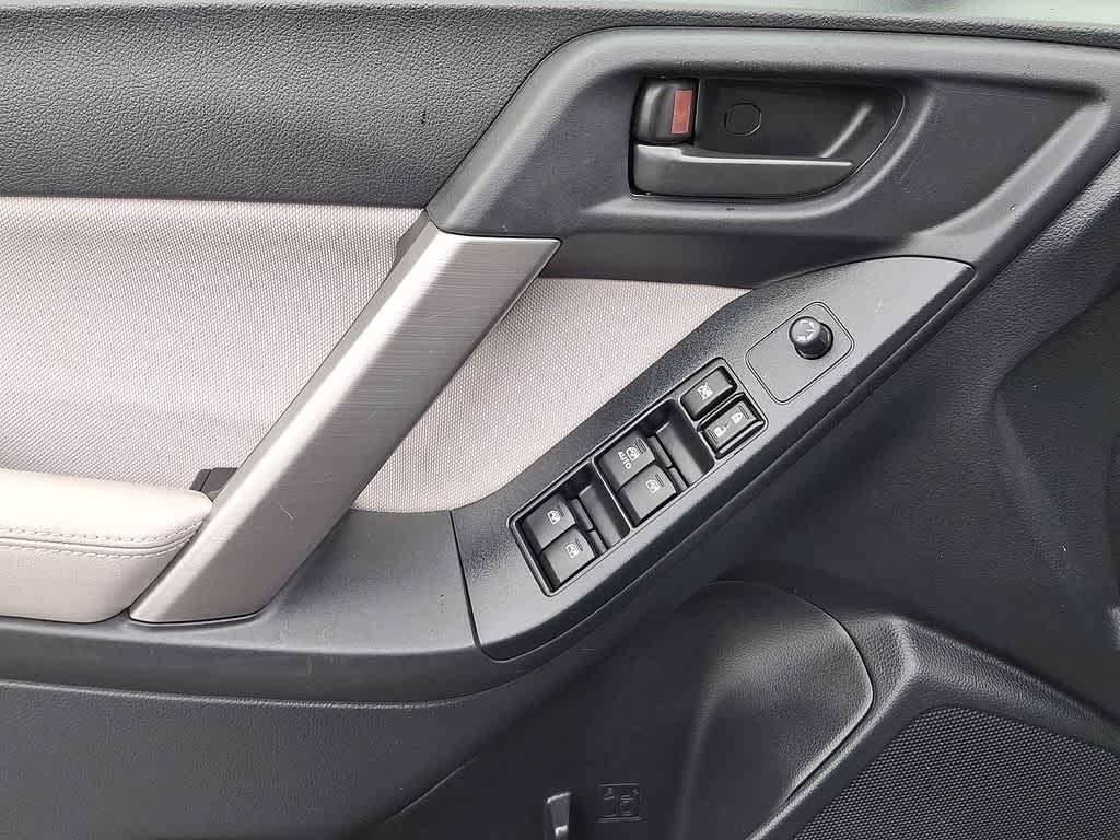 Thumbnail: 2016 Subaru Forester - 10