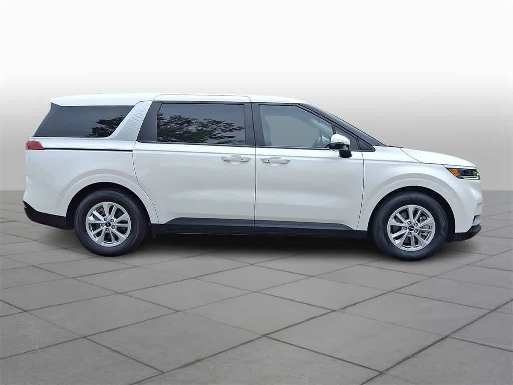 Thumbnail: 2023 Kia Carnival - 25