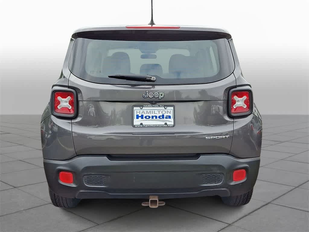 Thumbnail: 2016 Jeep Renegade - 23