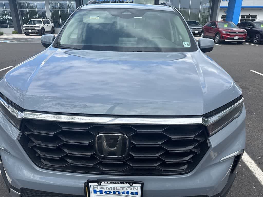 Thumbnail: 2023 Honda Pilot - 2