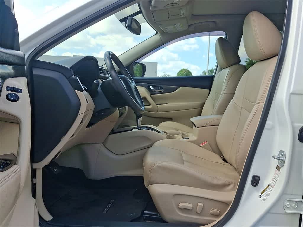 Thumbnail: 2016 Nissan Rogue - 11