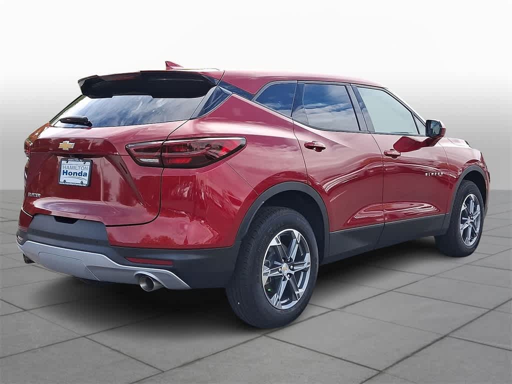 Thumbnail: 2025 Chevrolet Blazer - 24