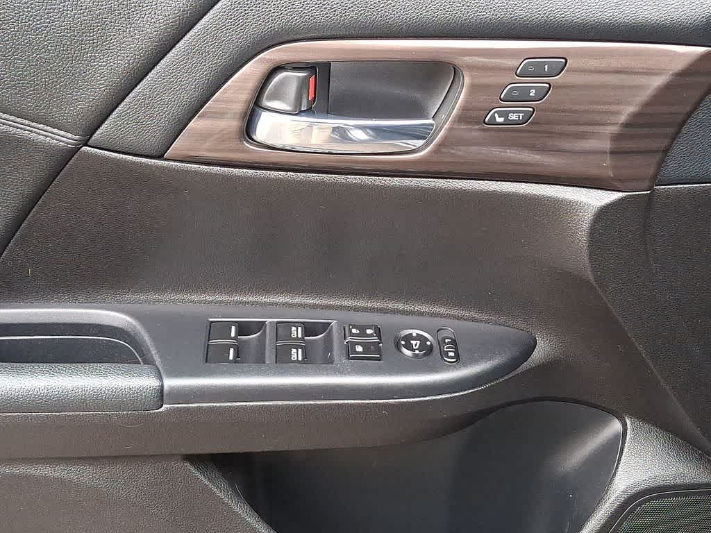 Thumbnail: 2017 Honda Accord - 10