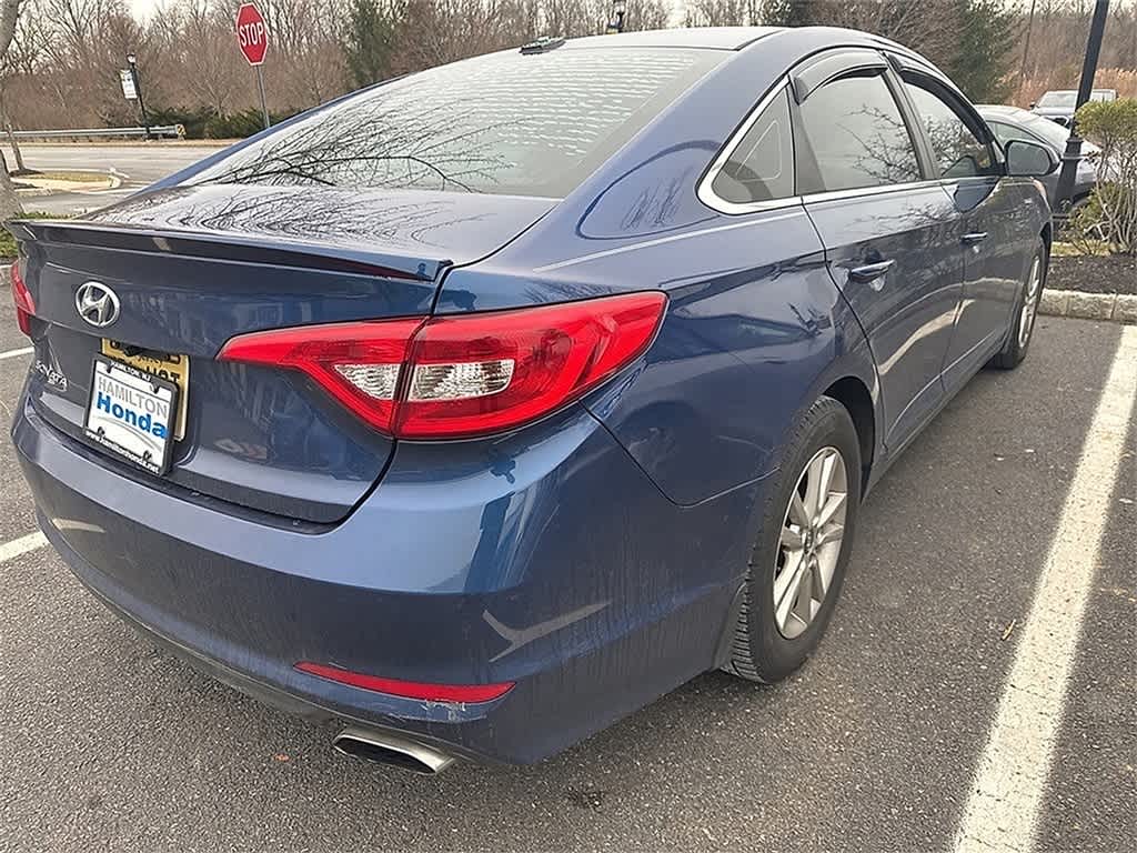 Thumbnail: 2017 Hyundai Sonata - 4