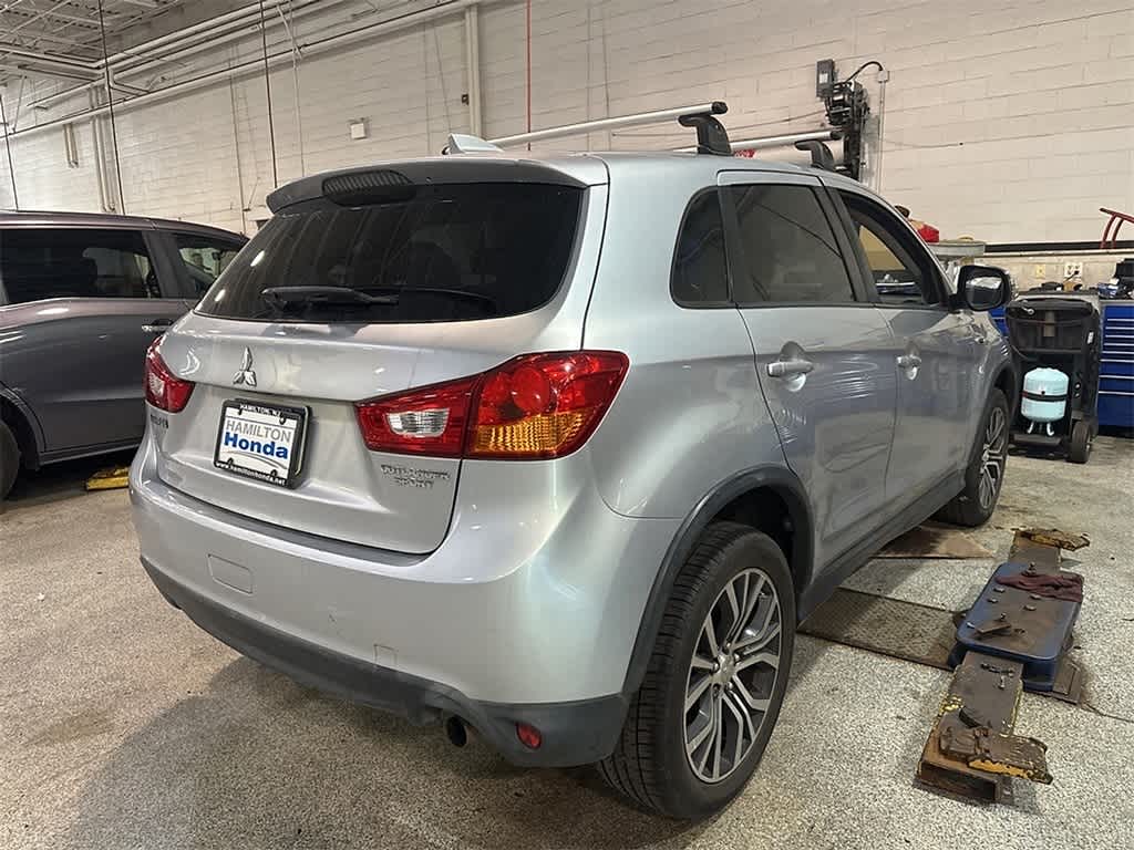 Thumbnail: 2017 Mitsubishi Outlander Sport - 4