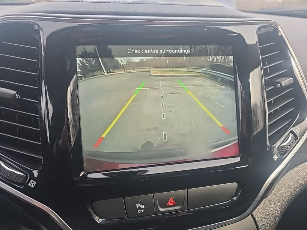 Thumbnail: 2019 Jeep Cherokee - 21