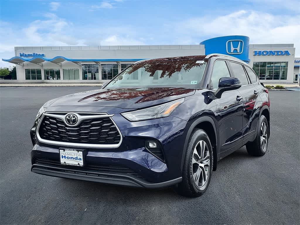 Thumbnail: 2023 Toyota Highlander - 1