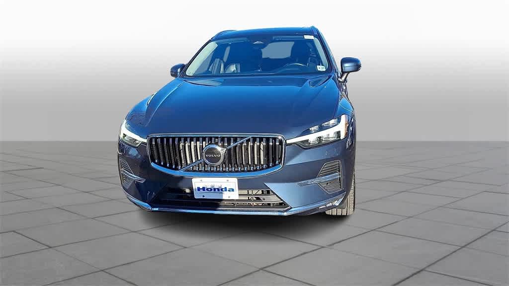 Thumbnail: 2022 Volvo XC60 - 3