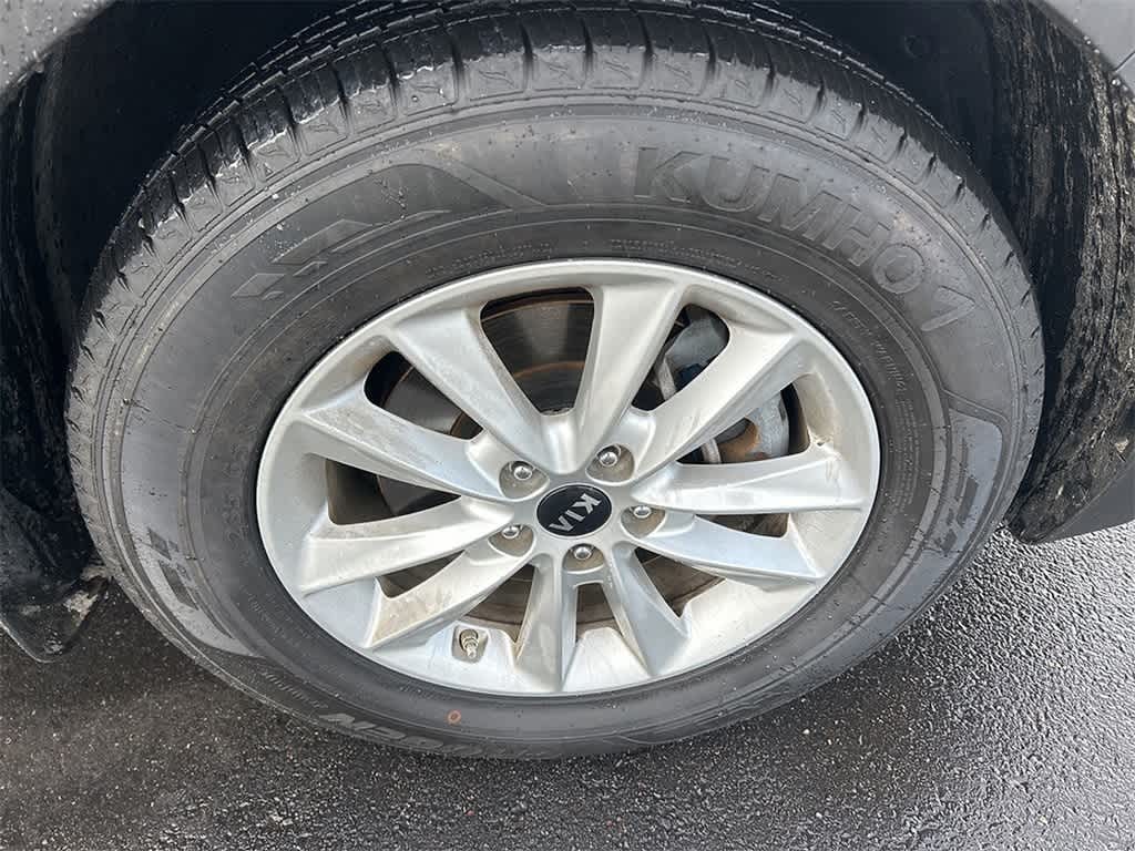 Thumbnail: 2019 Kia Sorento - 9